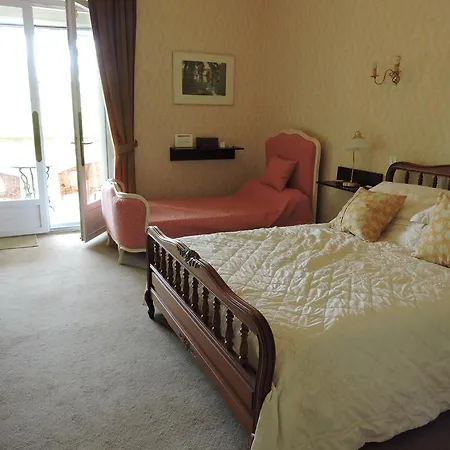 Alojamento de Acomodação e Pequeno-almoço Manoir La Betoulle Saint-Claud