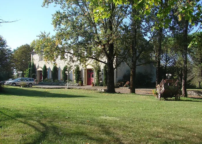 Bed and Breakfast Manoir La Betoulle *